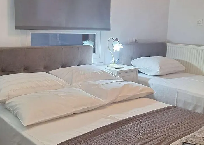 Magical Dawn From Leonidio To Tyros Appartement